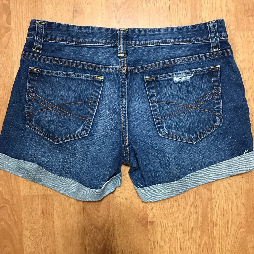 NWOT Cuffed Distressed Jeans Shorts in Size 5/5